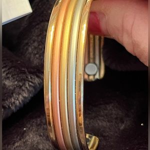 Bracelet 7” multi-gold tone